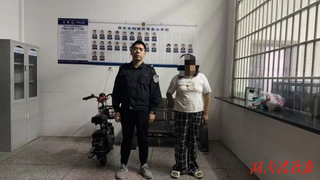 邵東公安：“順手牽羊”偷手機(jī) 觸法被拘后悔遲