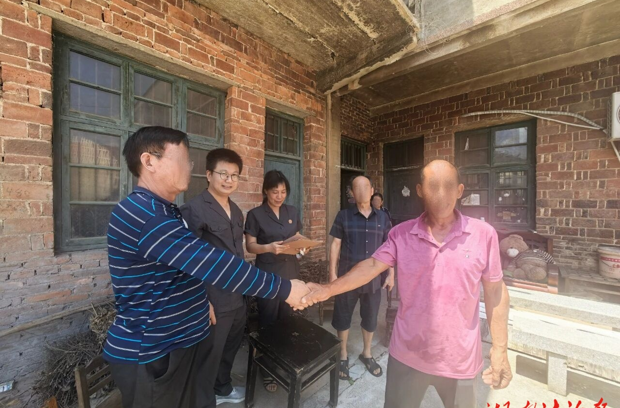 【打造“枫桥式人民法庭”】“法庭+调解队”调解鱼塘死鱼纠纷