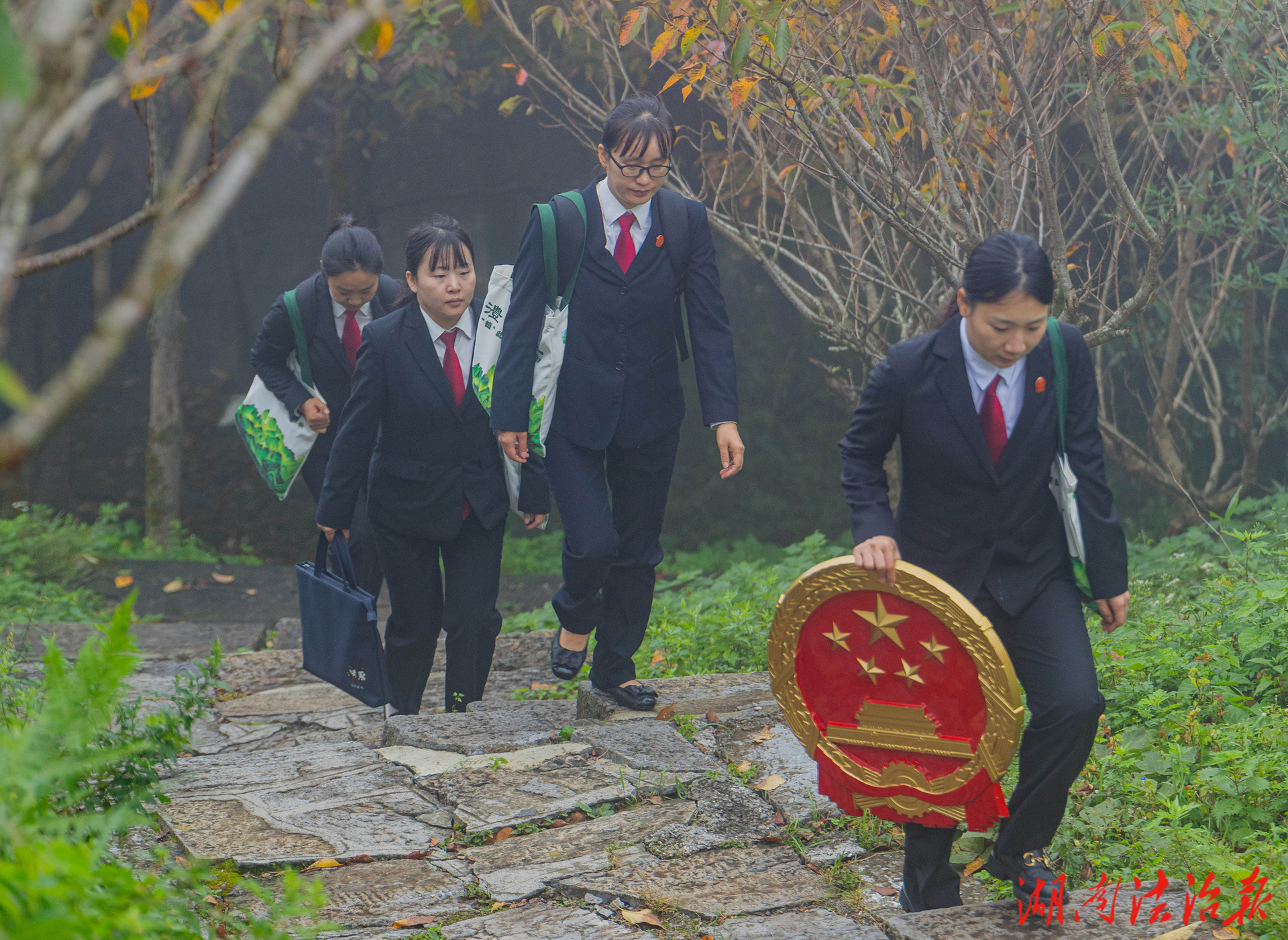 節(jié)日不打烊！永定區(qū)法院旅游速裁法庭護航旅途“游”法可依