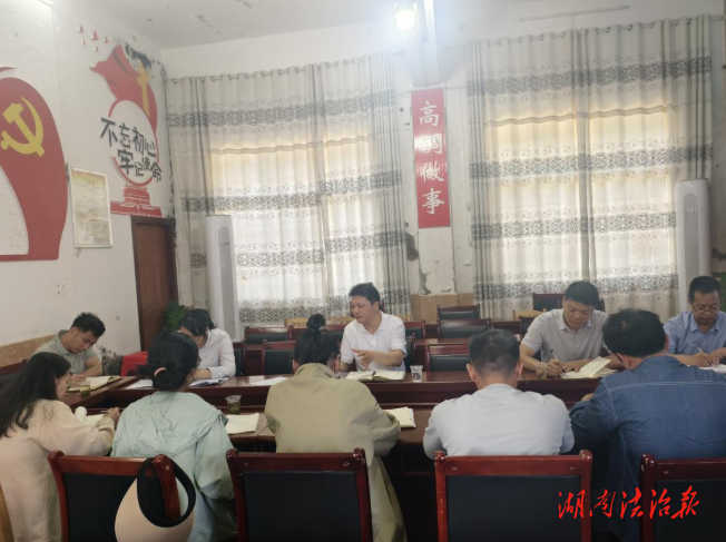 李耀華調(diào)研走訪慰問中考師生