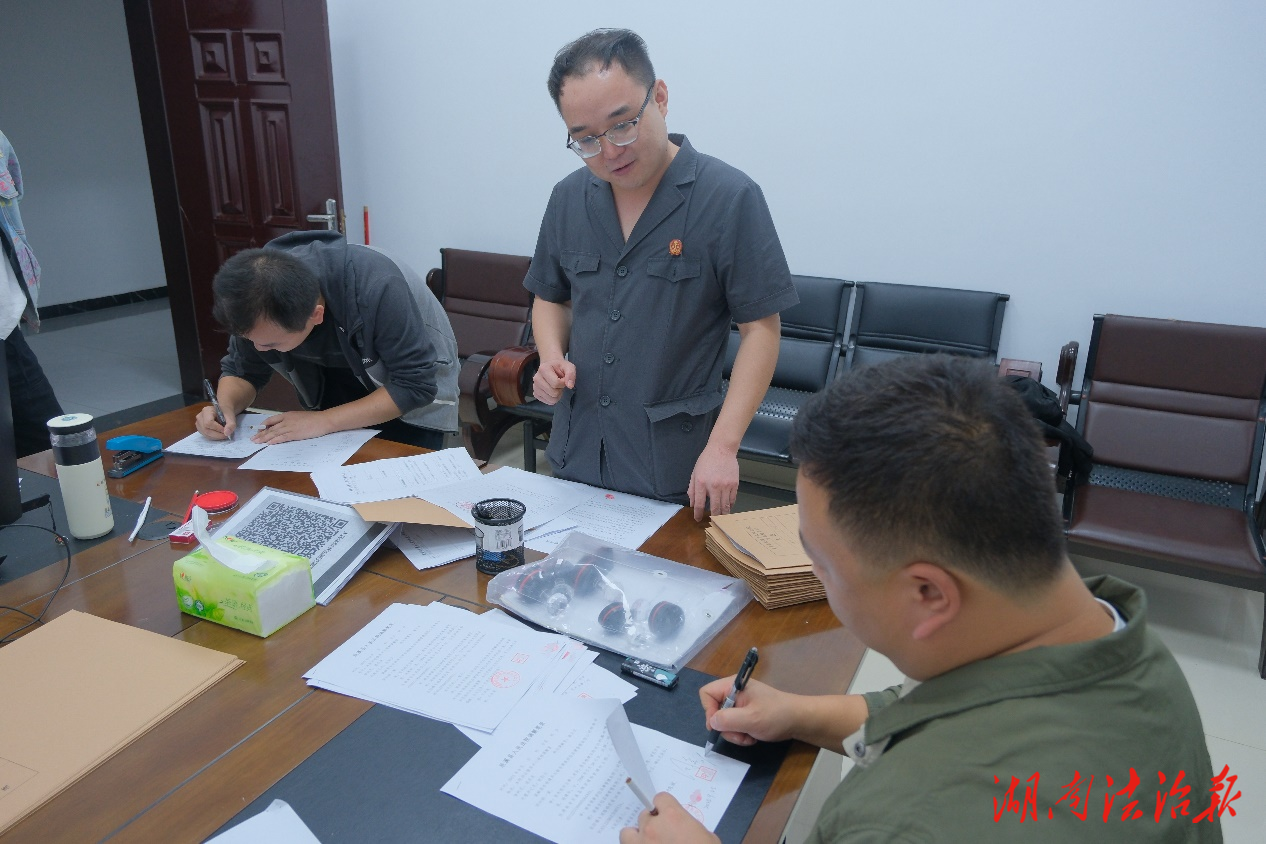 懷化辰溪法院聯(lián)合多方化糾紛，先行調(diào)解護(hù)民“薪”