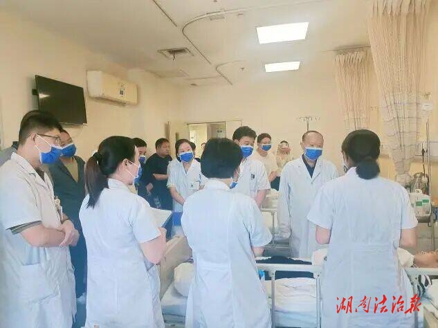 名醫(yī)駐邵送健康 暖心服務惠民生
