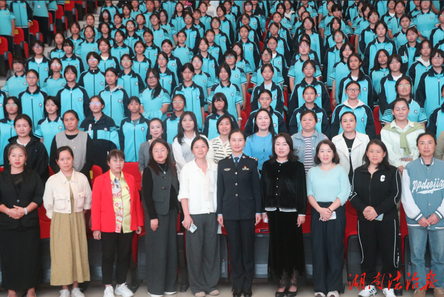 吉首公安：民警進校開展中學(xué)生專題安全講座