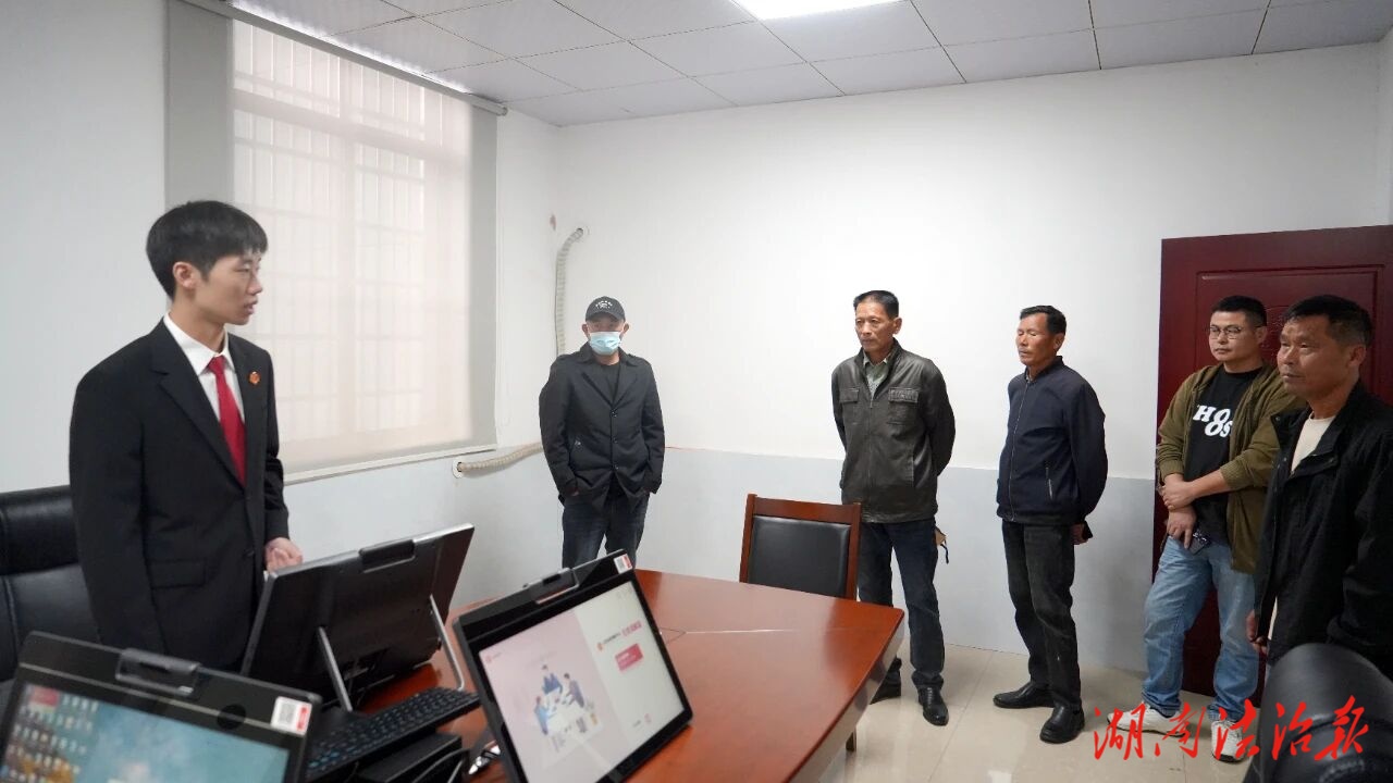 打開法庭大門 感受司法陽光——罐頭嘴法庭舉行“法庭公開日”活動(dòng)