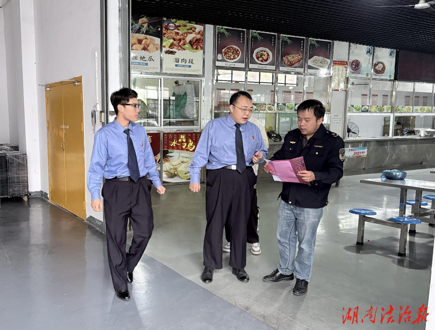 檢市聯(lián)動筑牢民企職工飲食安全防線