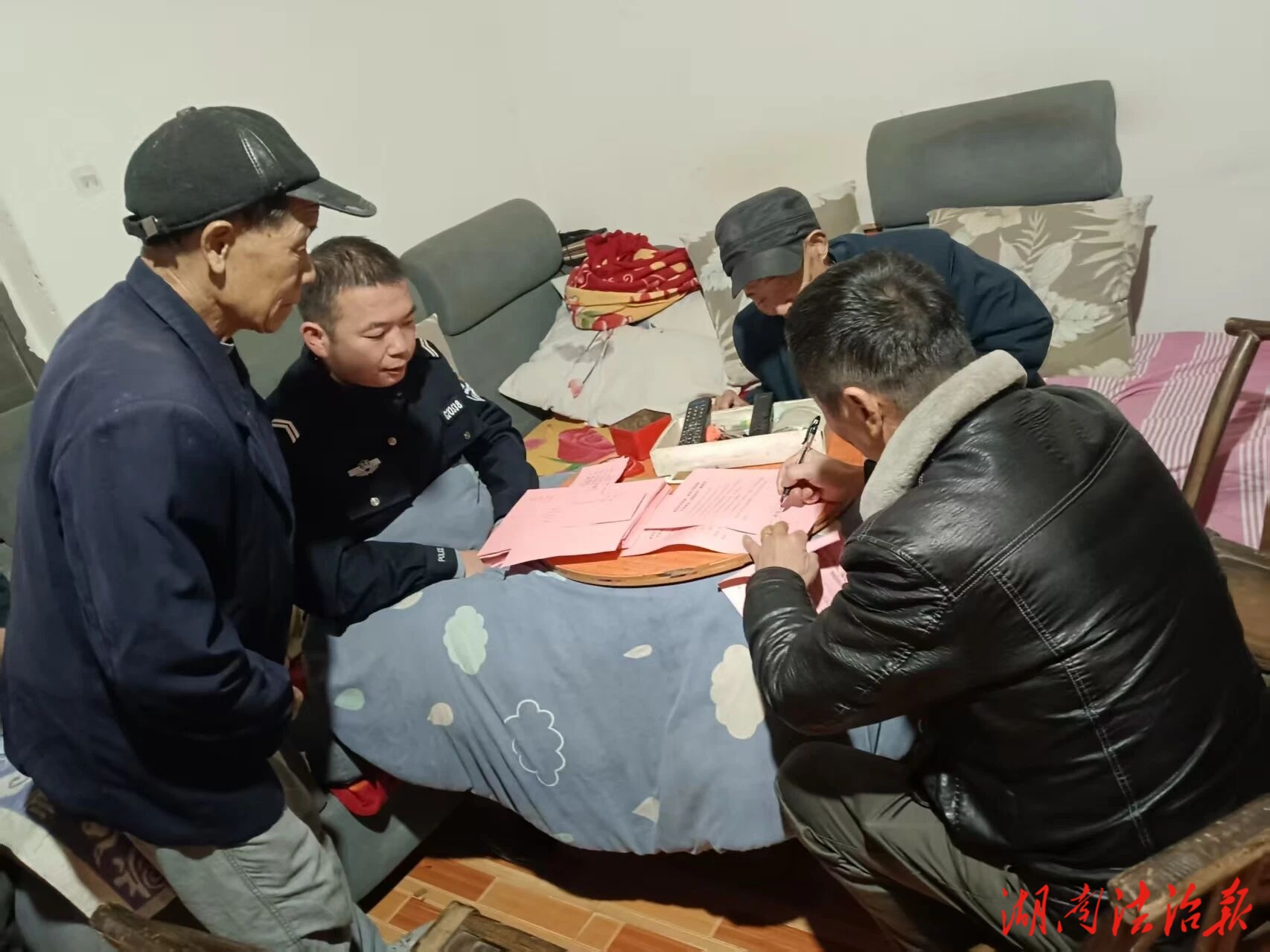 敲門入戶，送“法”上門！這場活動很“走心”