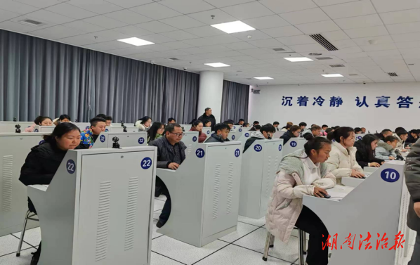 龍山公安：科目一考場全面升級 打造優(yōu)質(zhì)駕考環(huán)境