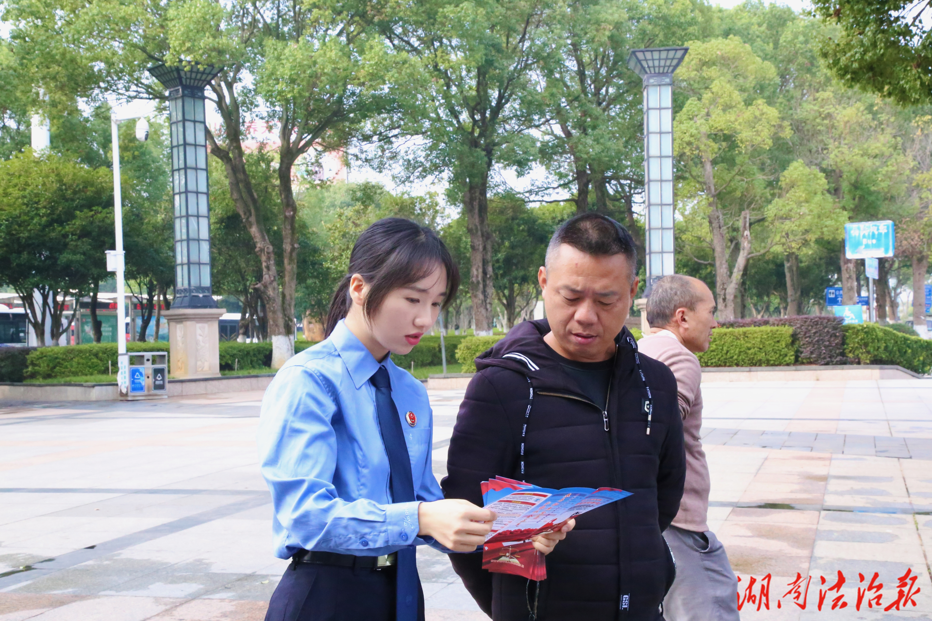 衡阳市珠晖区人民检察院开展常态化扫黑除恶宣传活动