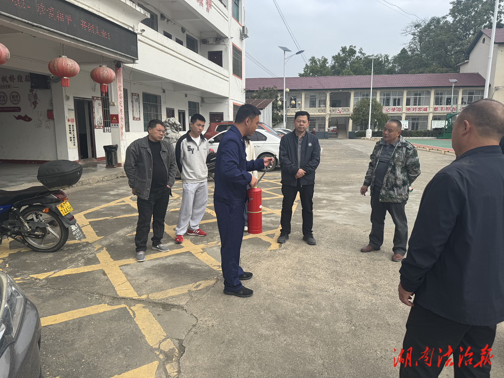 雙牌消防：開(kāi)展鄉(xiāng)鎮(zhèn)消防安全知識(shí)培訓(xùn) 筑牢安全防線優(yōu)化營(yíng)商環(huán)境