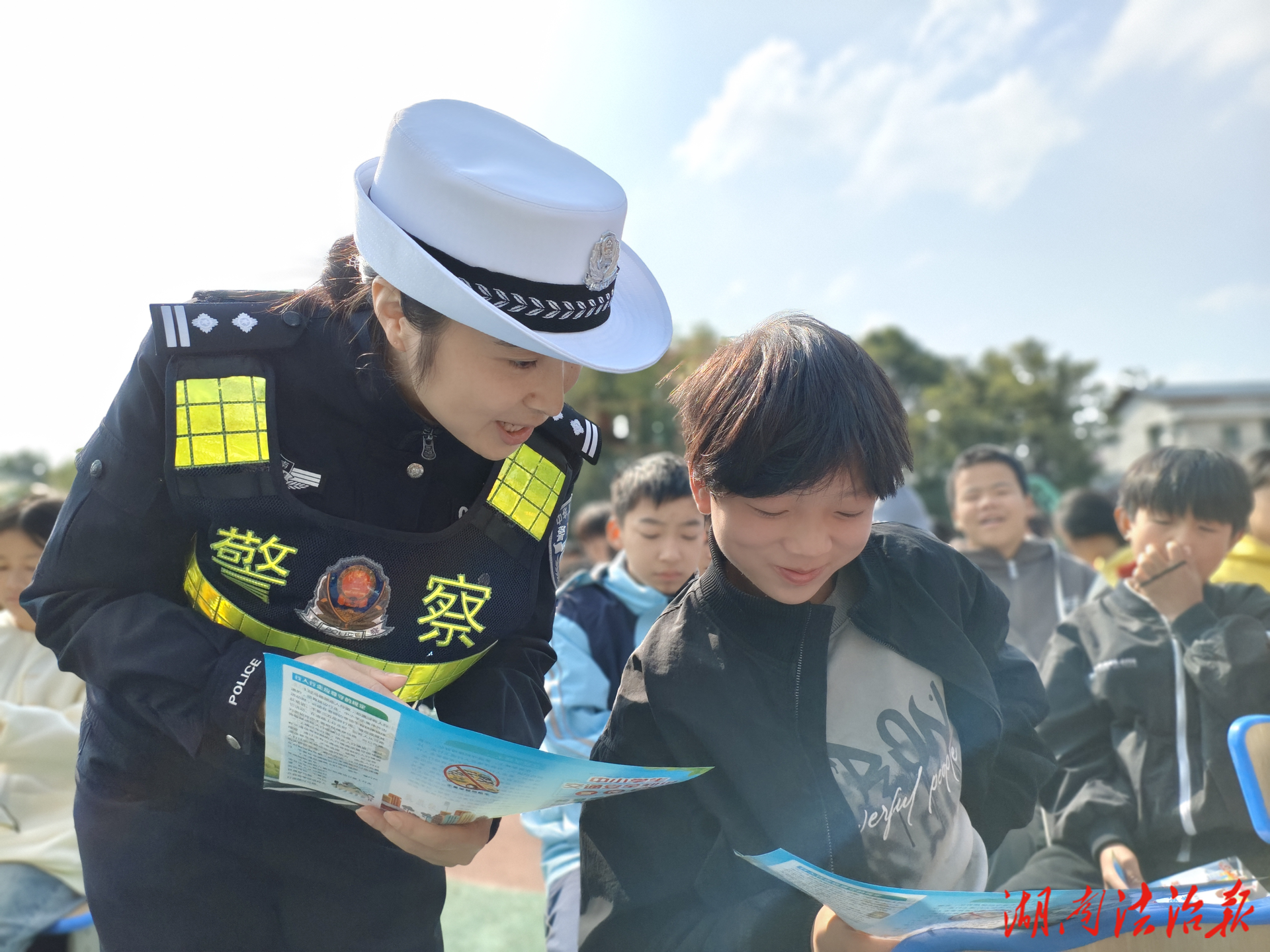 辰溪交警：交通安全進校園，遵守交規(guī)護平安