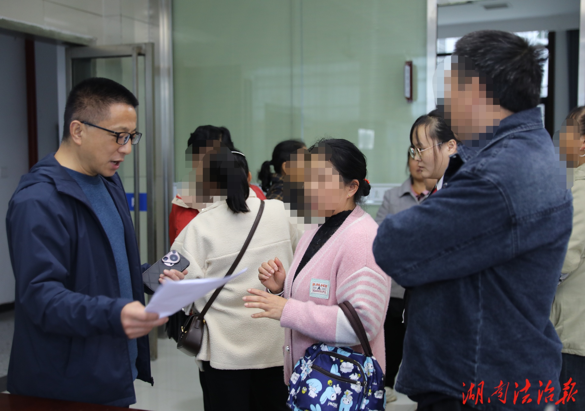 保靖法院：云端夜調(diào)“解薪愁”，司法為民“不打烊”