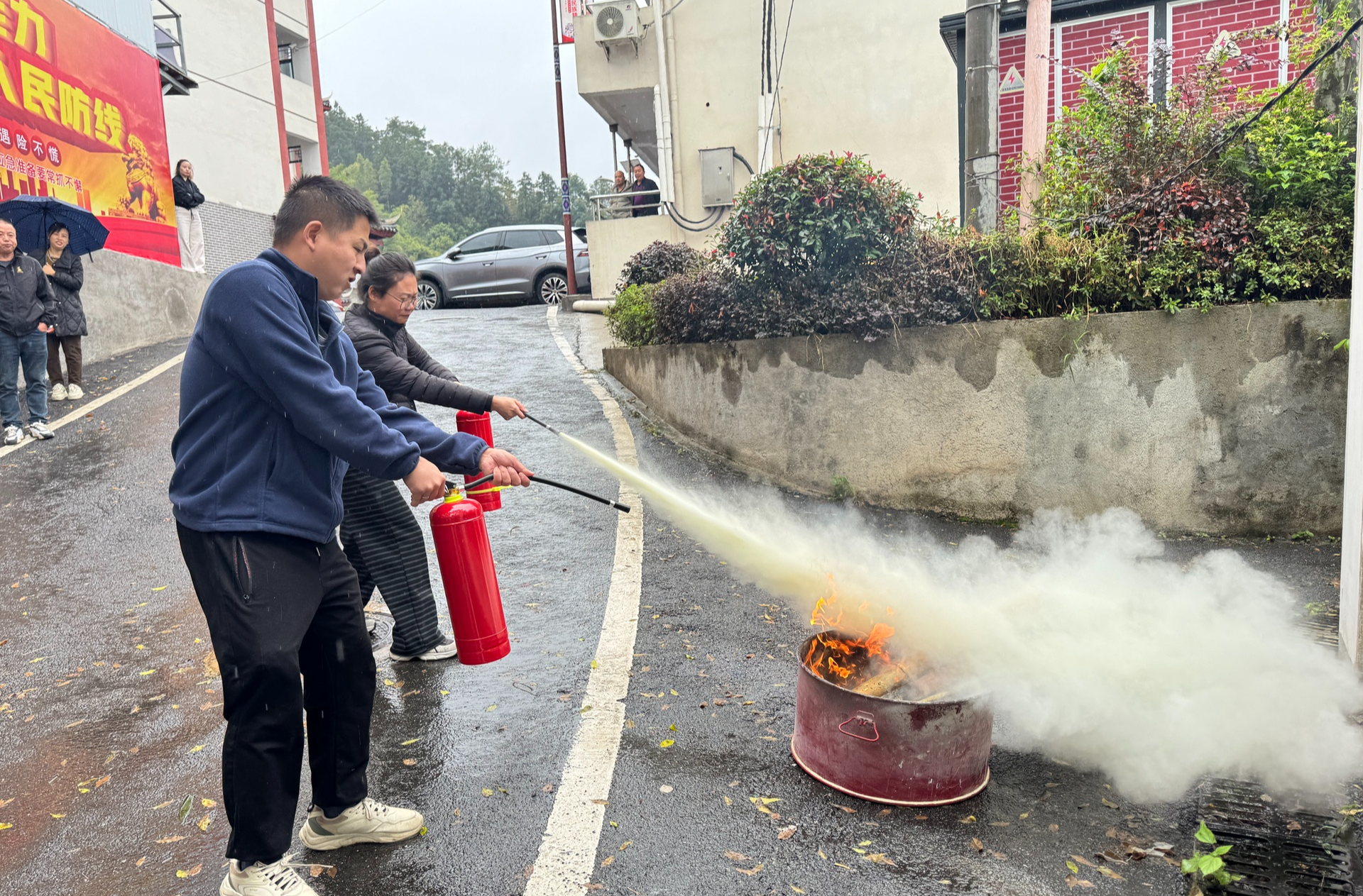 綏寧大隊(duì)以“119消防宣傳月”為契機(jī) 深入鄉(xiāng)鎮(zhèn)筑牢消防安全防線