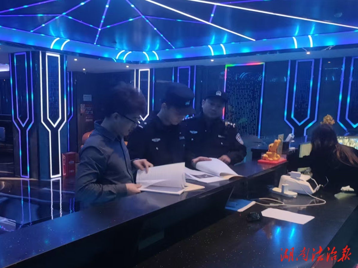 零陵公安組織開展“社會治安打擊整治·冬季攻勢”統(tǒng)一清查宣防行動