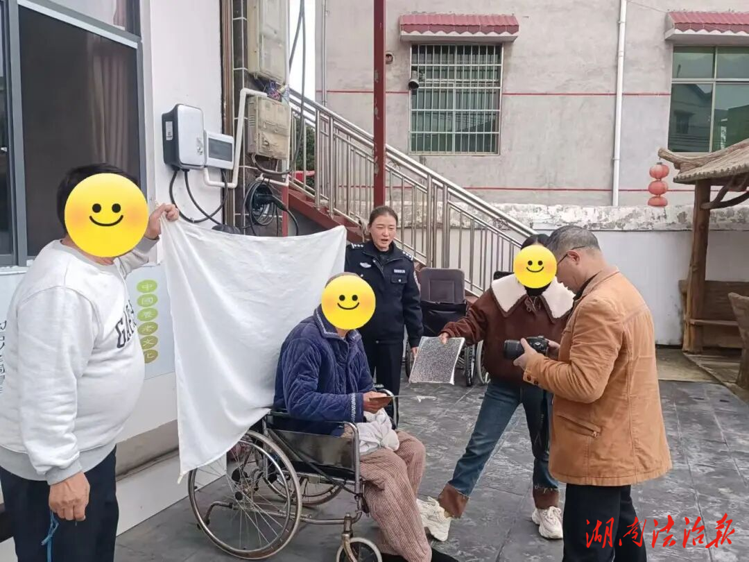 “移動(dòng)的戶籍室”開進(jìn)了家！邵陽(yáng)縣公安這波操作，暖心！