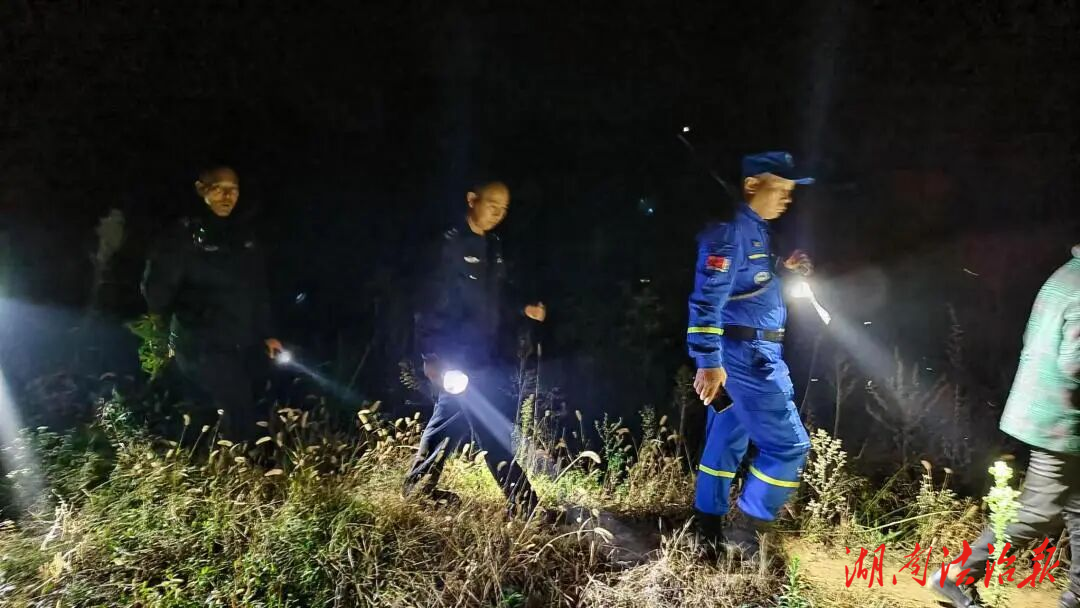 警民攜手！無人機深山“定位”，走失群眾成功獲救