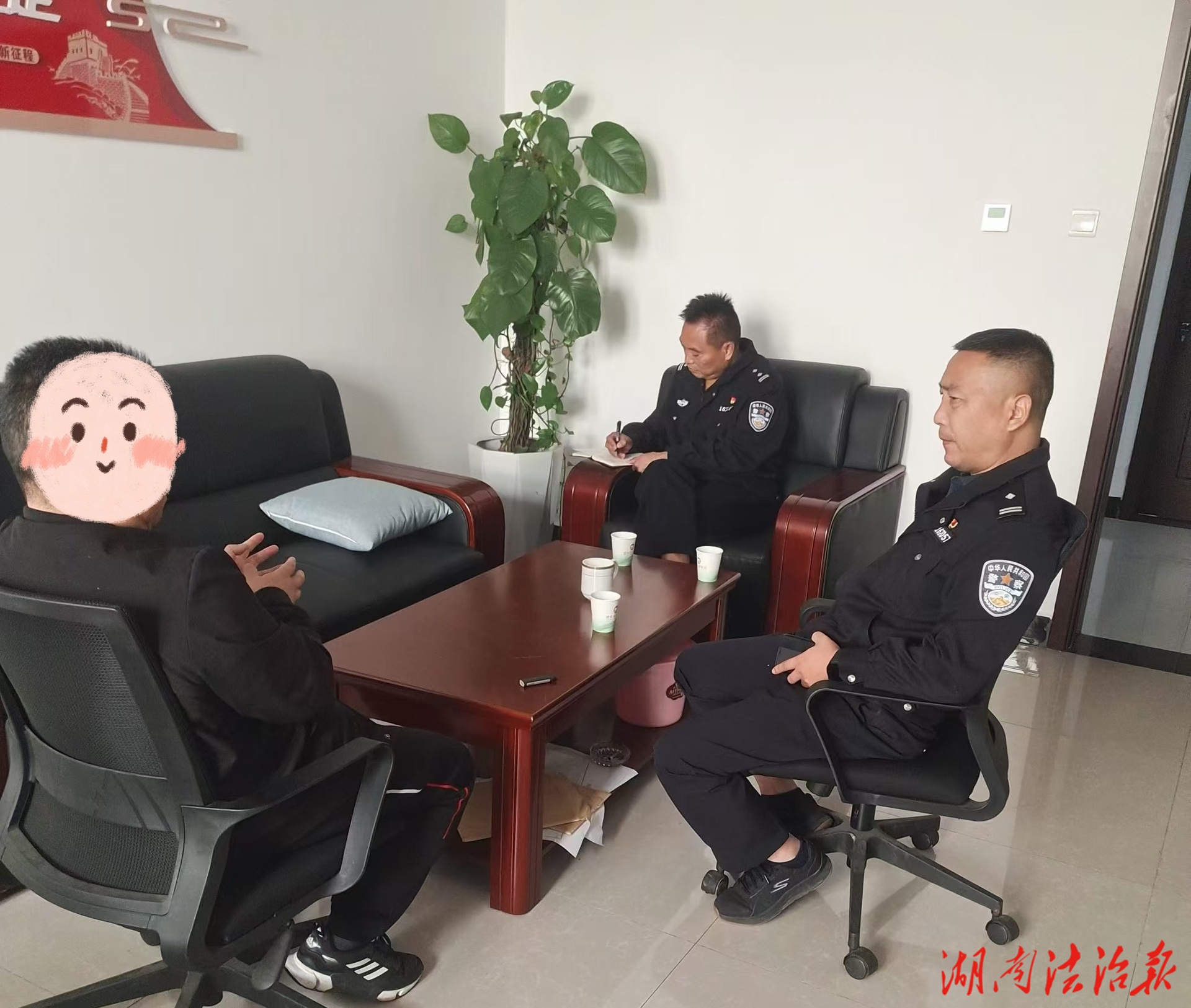 花垣公安龙洞派出所：走访企业听心声 精准服务促发展