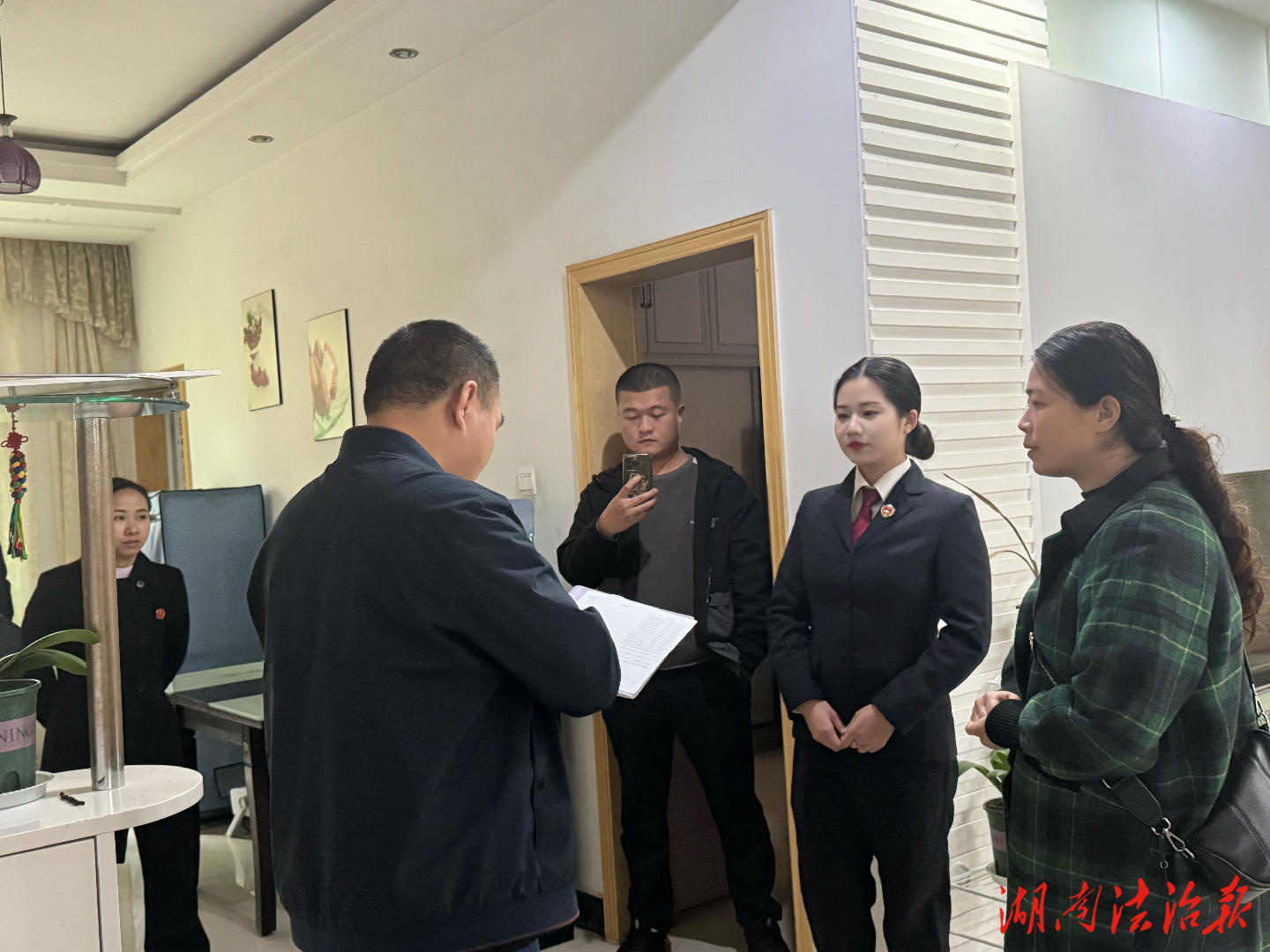 零距离监督，护航司法公正——泸溪县检察院现场监督法院强制执行行动