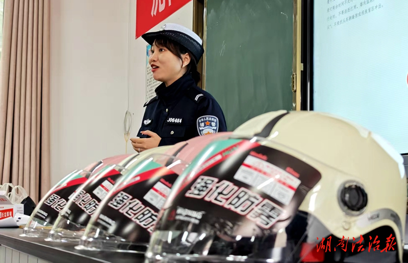 常德公安交管部門深入開展秋冬季交通安全宣傳活動