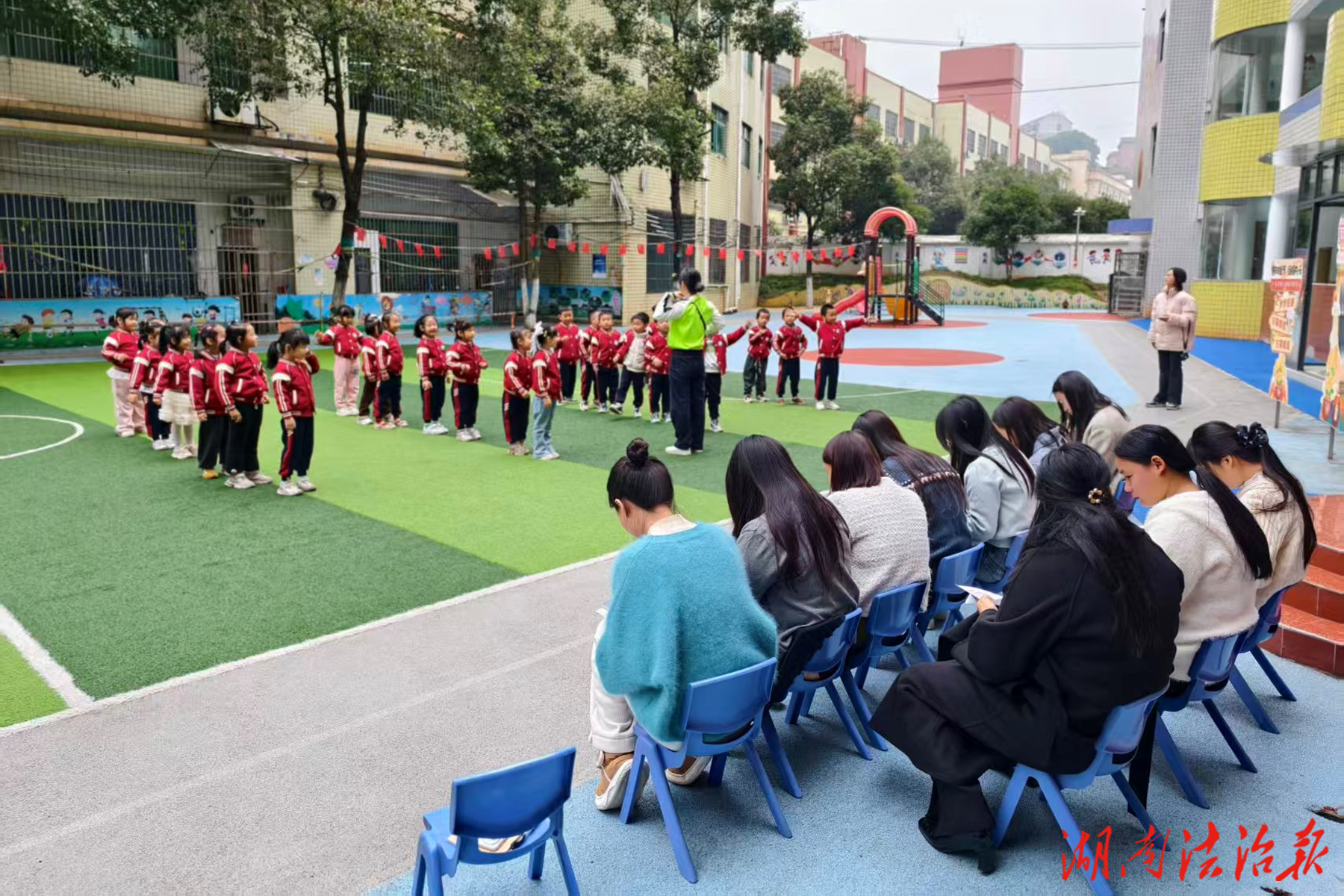 真實課堂為鏡，專業(yè)診斷為引 ——桂陽士杰幼兒園以常態(tài)化推門聽課重塑幼教生態(tài)