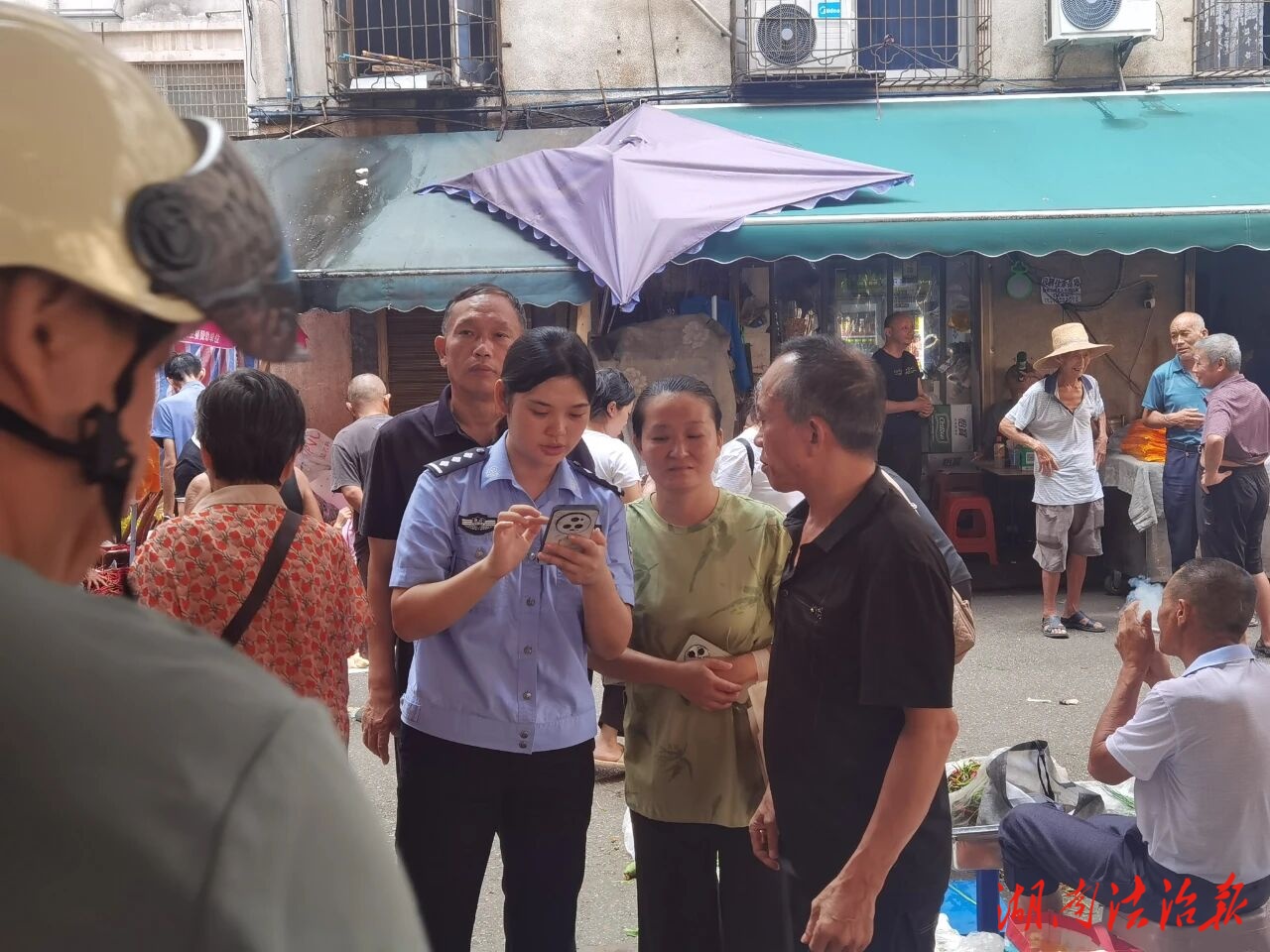 “郑” 能量暖市井：小警务护大平安 烟火气里守初心
