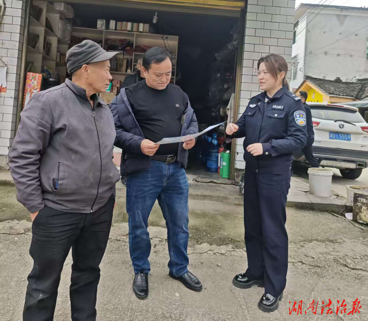 花垣公安“赶场日”反诈：让防骗知识“赶”进千家万户