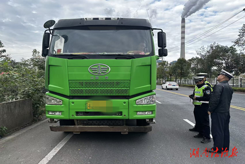 常德經(jīng)開區(qū)交警大隊(duì)：助力污染防治  保衛(wèi)藍(lán)天白云