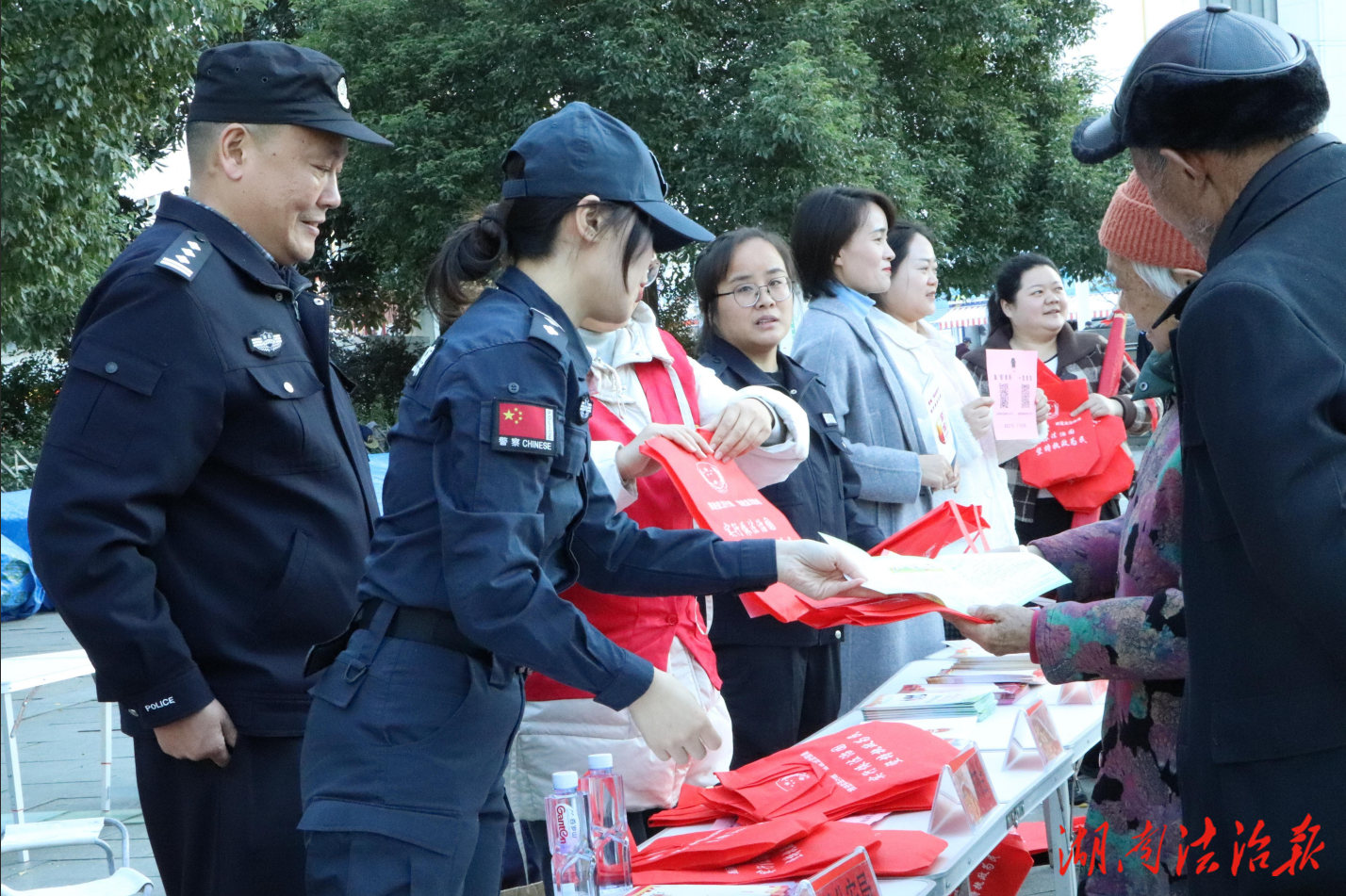 保靖縣公安局開展防范邪教宣傳活動(dòng) 筑牢群眾思想防線
