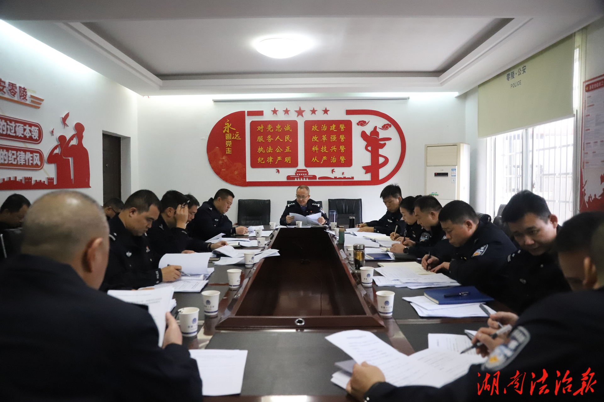 學(xué)習(xí)淬火 訓(xùn)練礪兵 零陵公安開(kāi)展《公安機(jī)關(guān)人民警察內(nèi)務(wù)條令》系列學(xué)習(xí)訓(xùn)練活動(dòng)