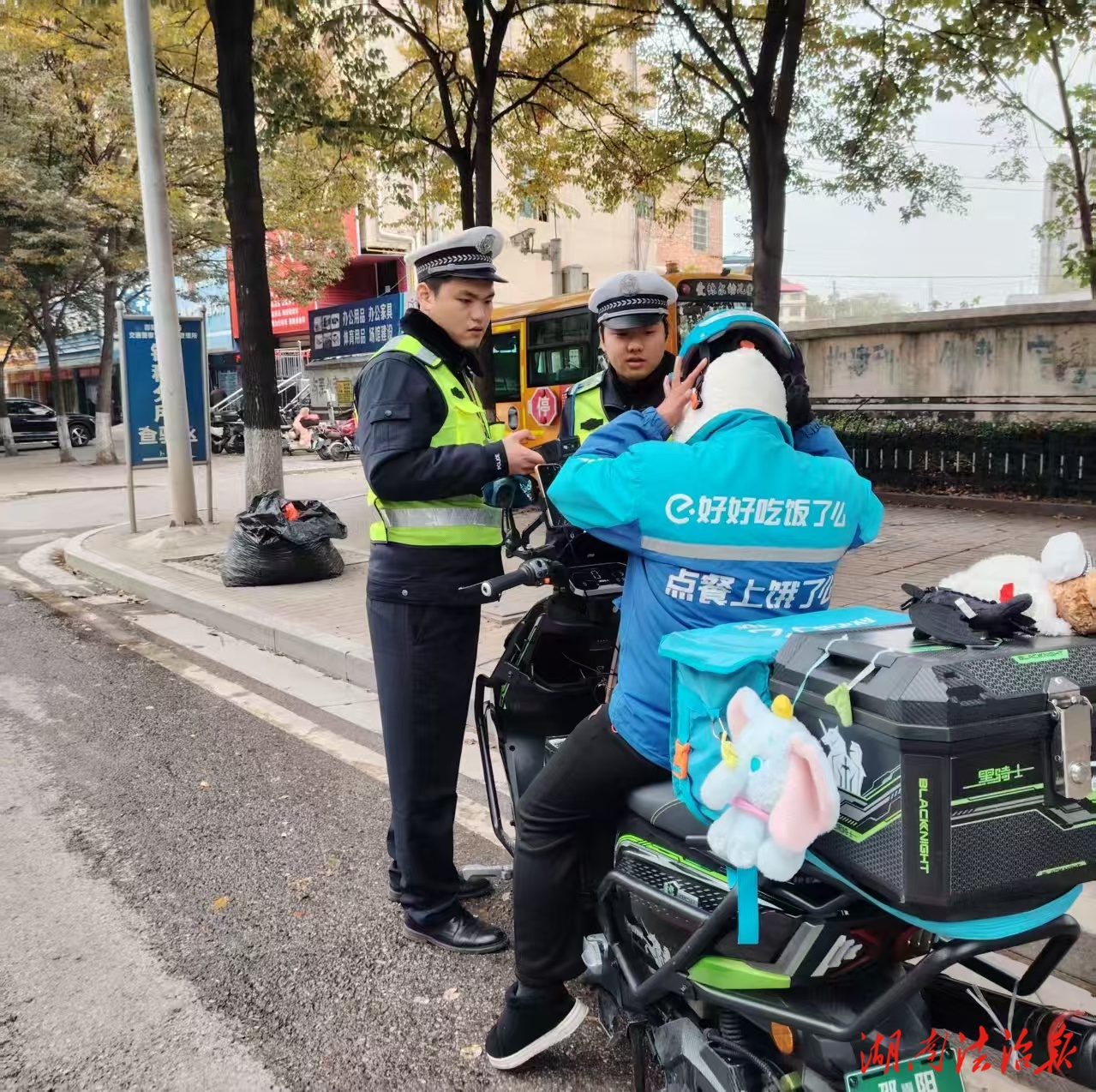 大祥交警重拳出擊 持續(xù)開展電動車專項(xiàng)整治行動