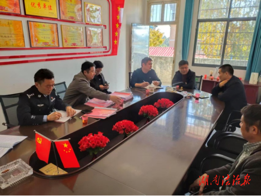 “利劍護(hù)蕾”筑防線(xiàn) 警校共治護(hù)成長(zhǎng)