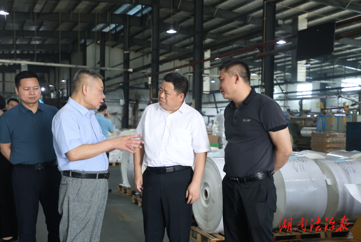 劉厚到江華調(diào)研產(chǎn)業(yè)發(fā)展等重點工作