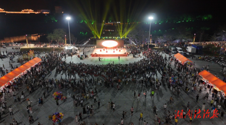 江華：以“湘超”賽事為紐帶 打造夜經(jīng)濟(jì)新場(chǎng)景