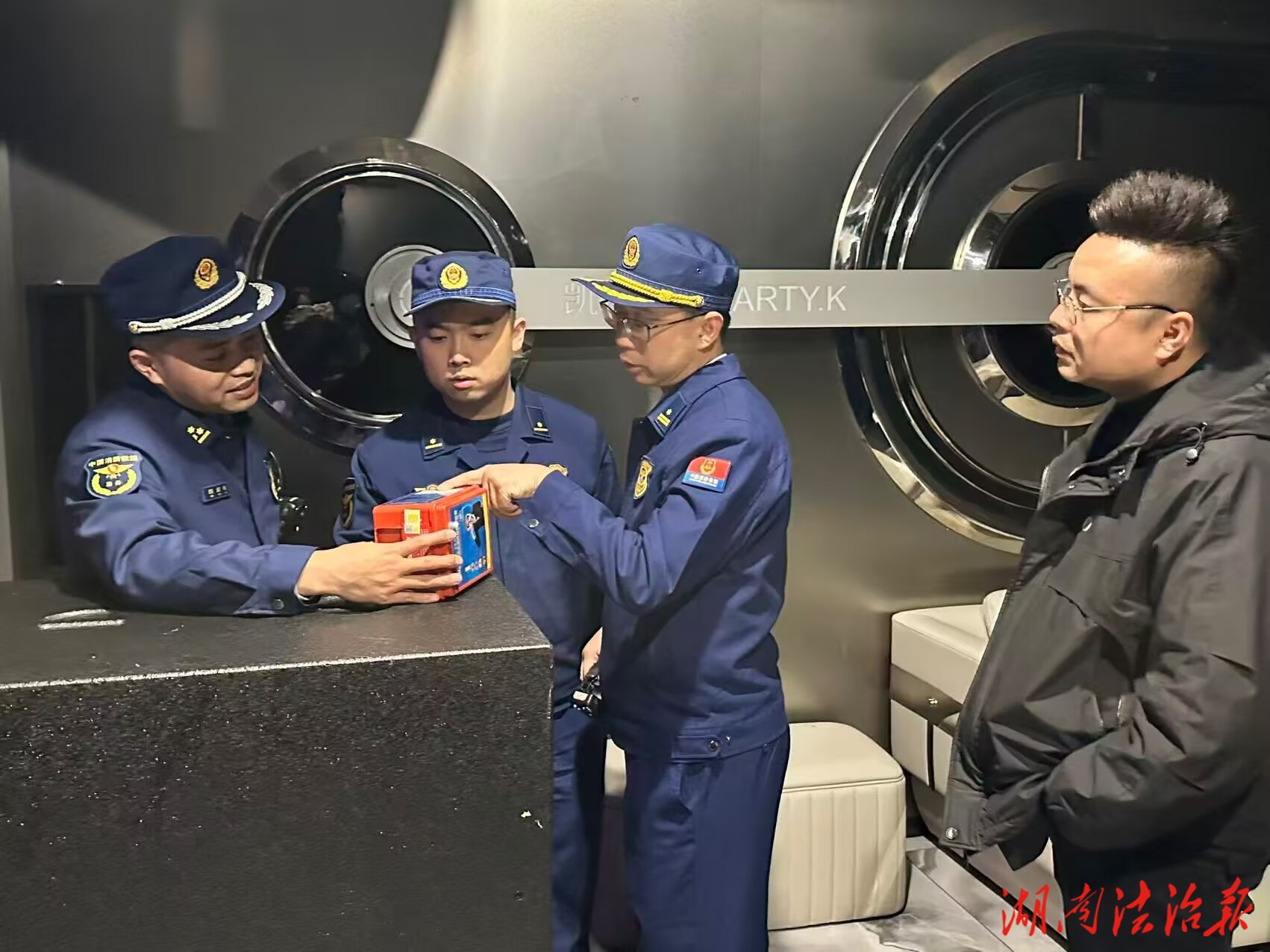 邵東消防開展高層建筑消防安全集中夜查行動(dòng)