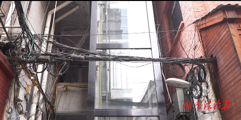 湖南衡陽(yáng)雁峰區(qū)：“三官兩員”巧解加梯糾紛　多元共治彰顯基層智慧