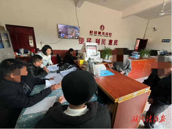 巡回審判進(jìn)鄉(xiāng)村，就地解紛暖民心