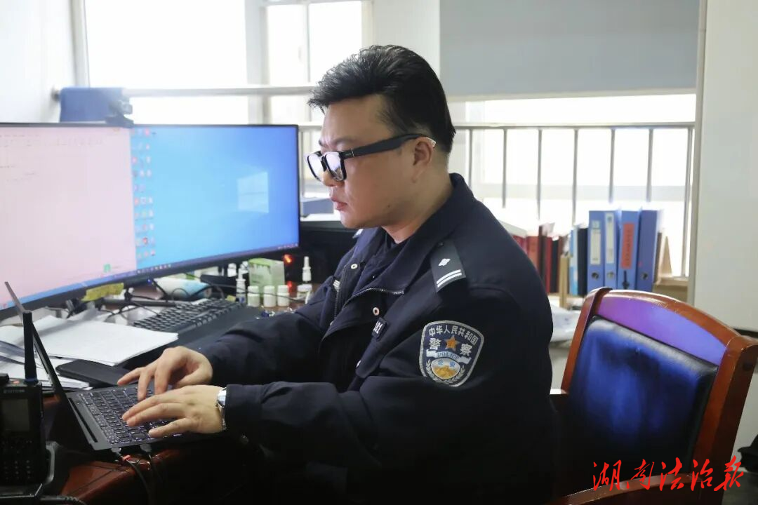 【邵東公安·我身邊的先進(jìn)典型】陸小明：代碼寫忠誠(chéng) 數(shù)據(jù)鑄警魂