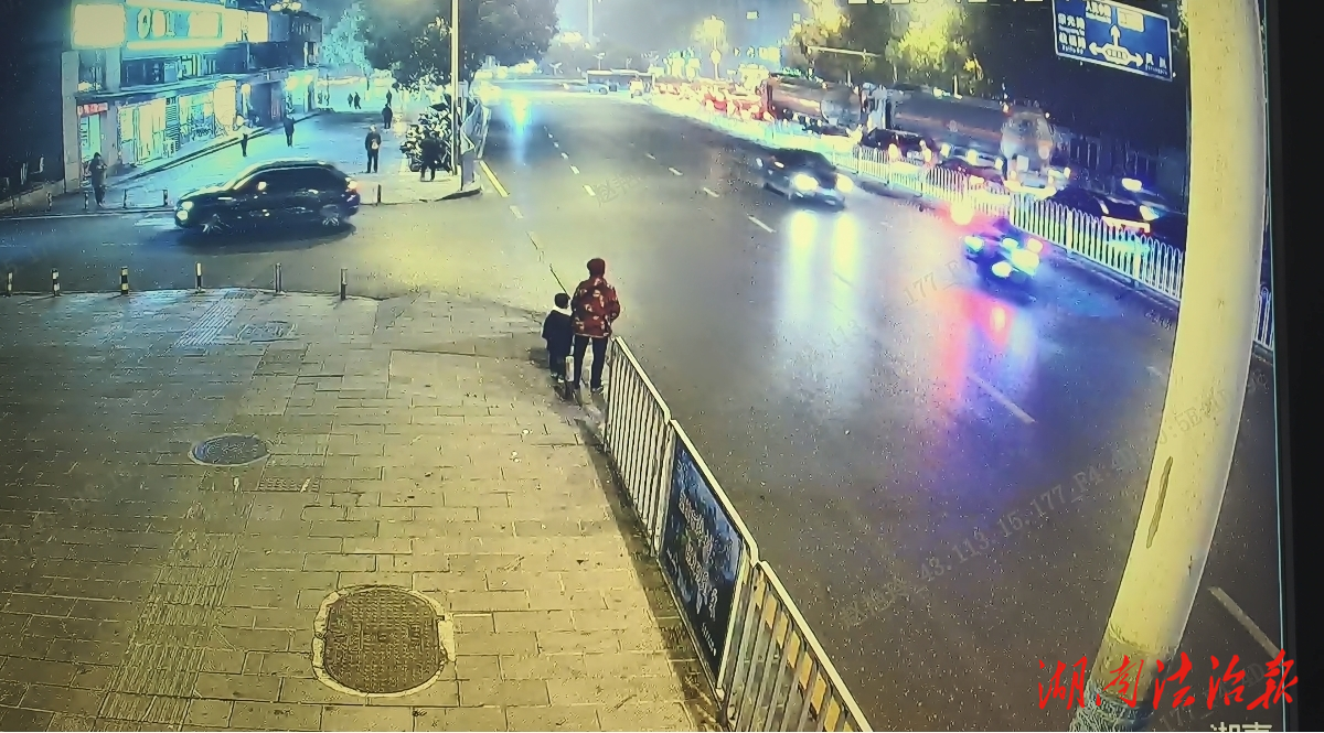 5分鐘！吉首公安鐵騎為生命開辟“綠色通道”