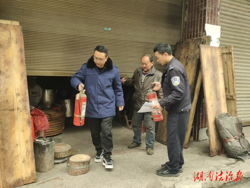 排查隱患+宣傳引導 龍山公安筑牢消防屏障