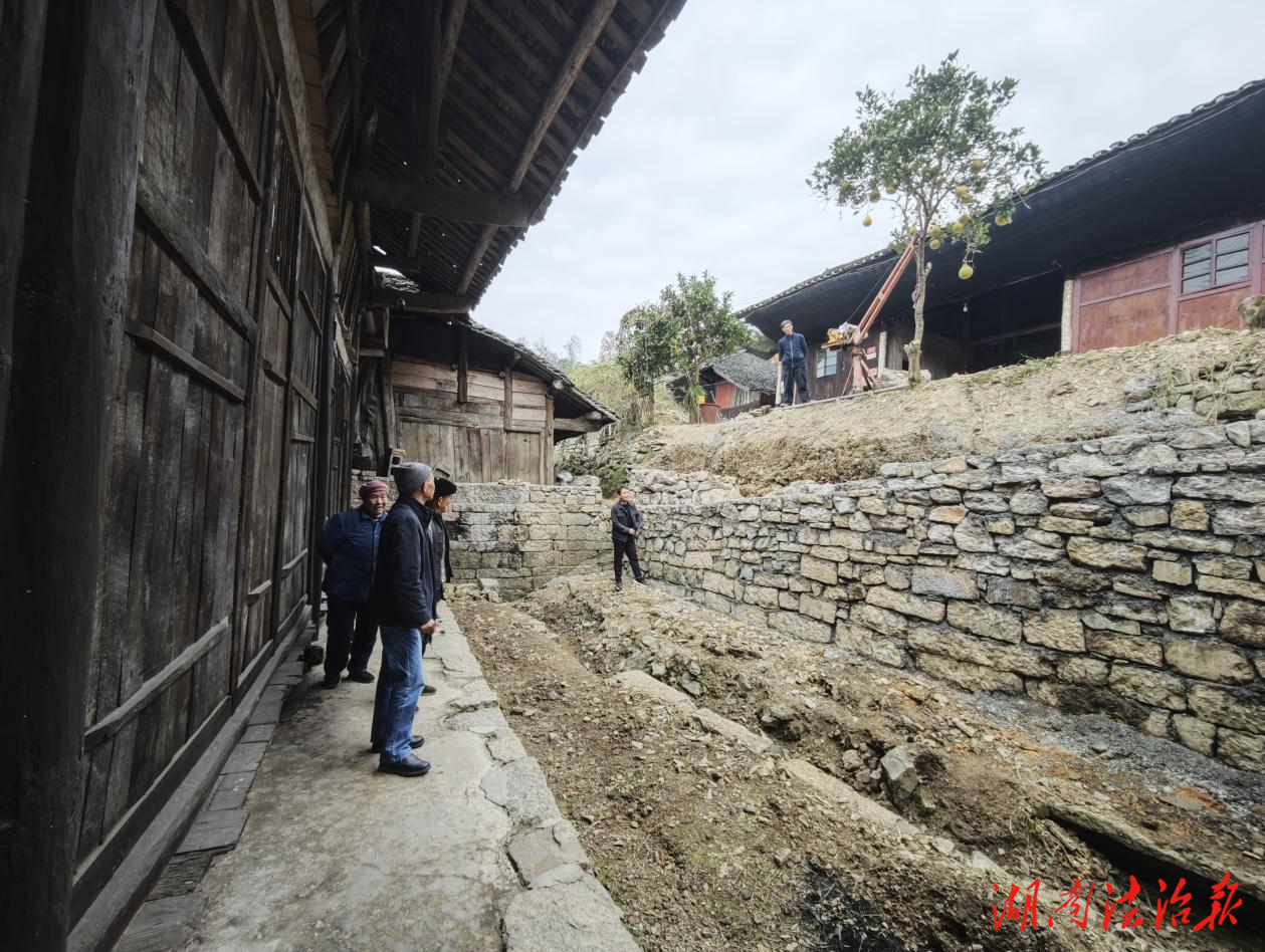 龍山縣里耶鎮(zhèn)：多年鄰里結(jié)堅冰  溫情調(diào)解終消融