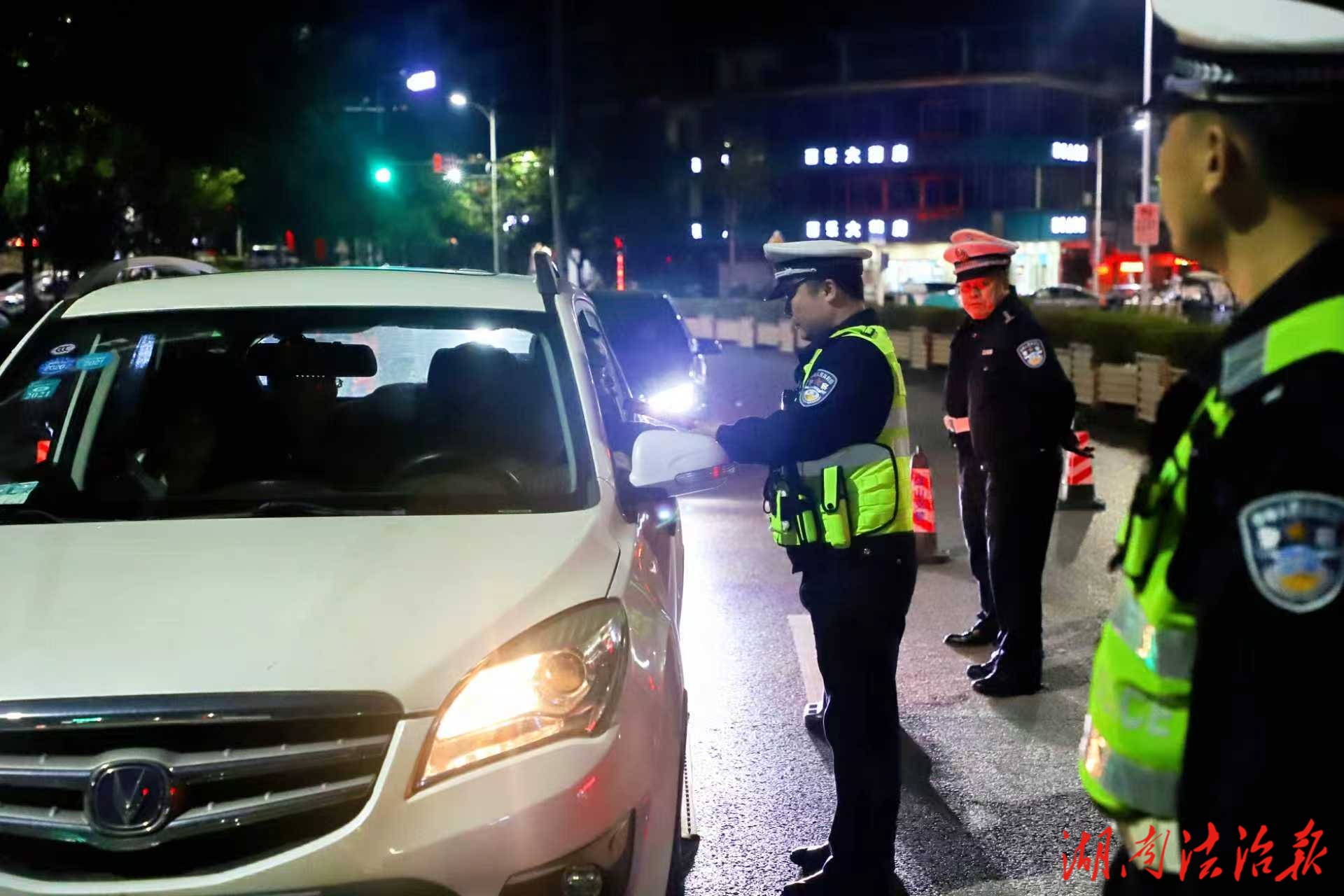 用守护为平安“加温”！蓝山公安开展“社会治安打击整治·冬季攻势”清查宣防集中统一行动