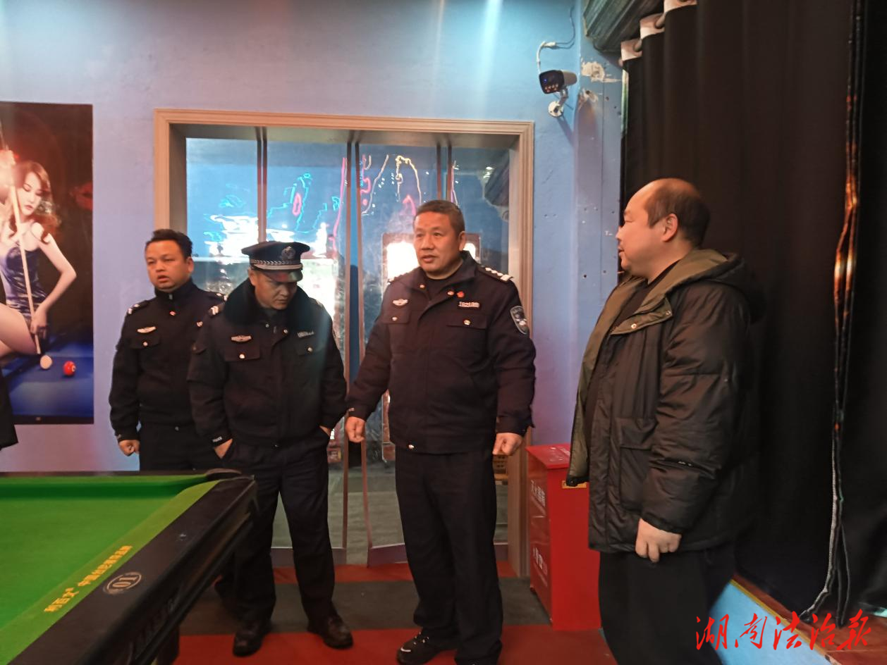 花垣公安安全服务双提升 乡村夜市“烟火”泛活力