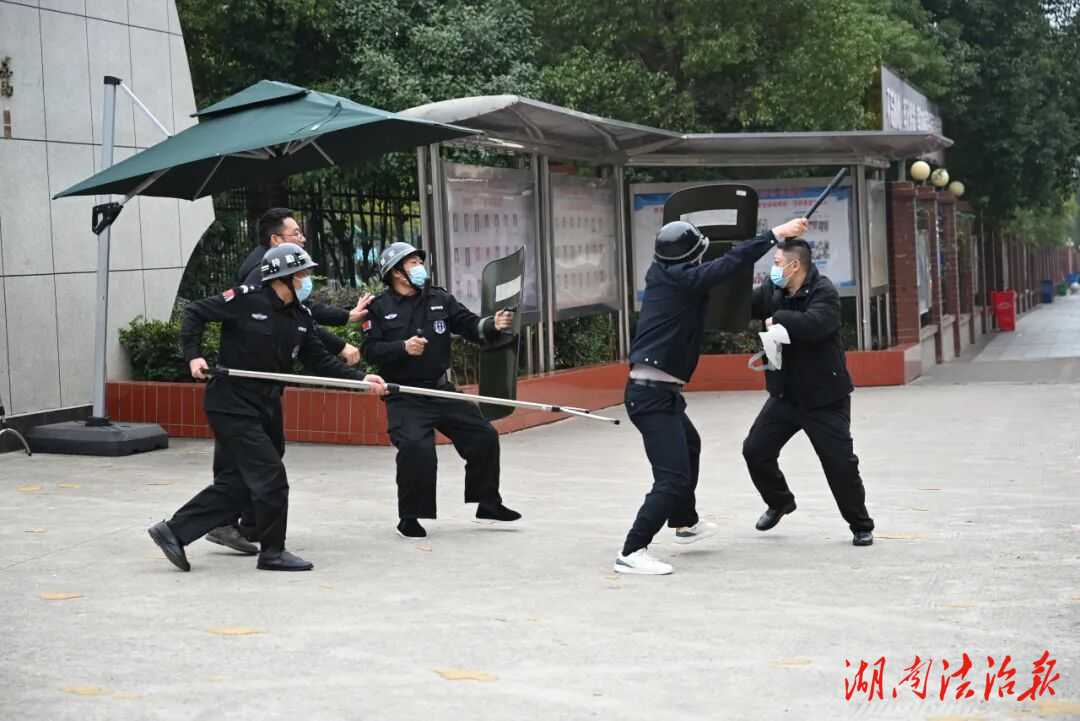 以练筑防，守护校园