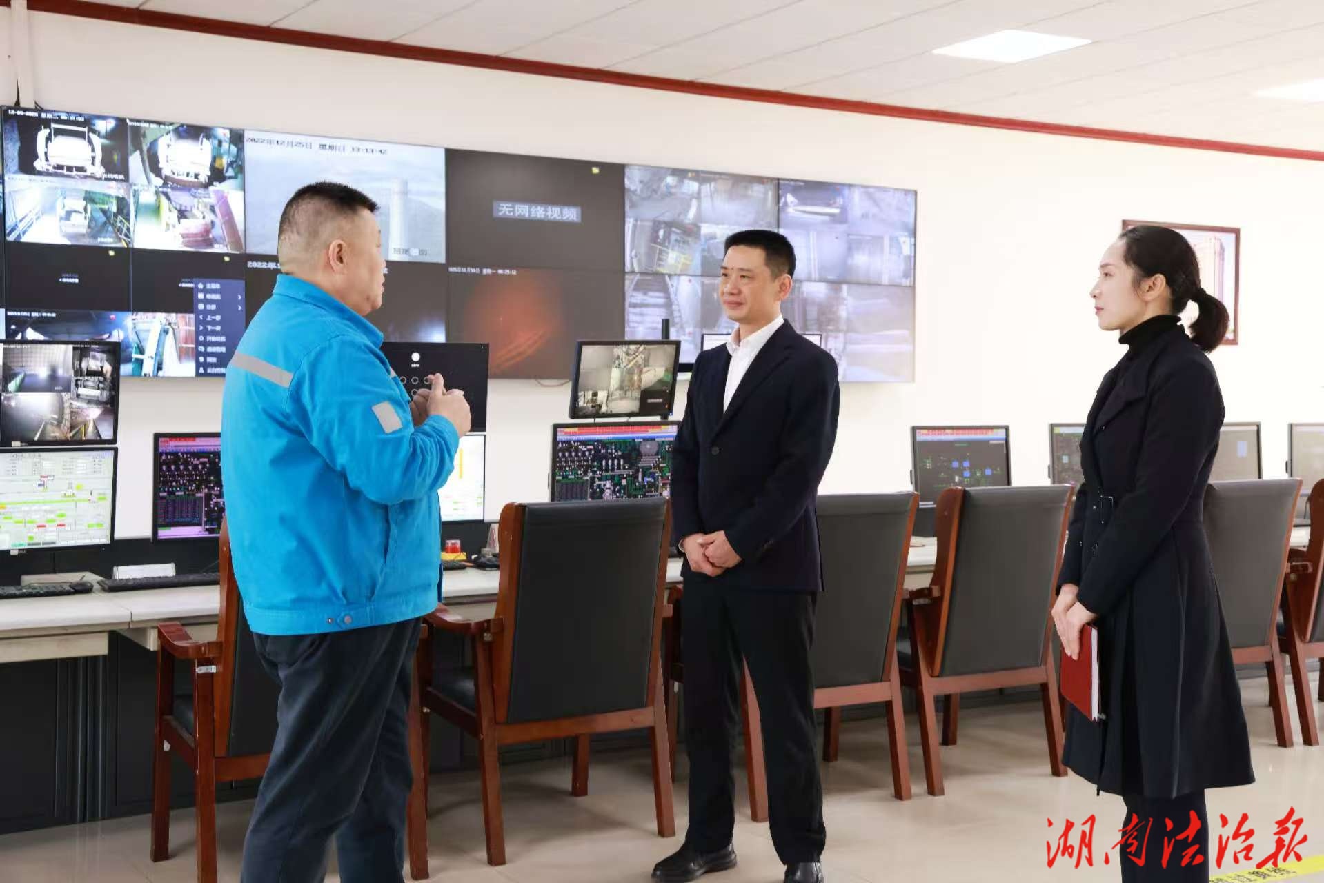 袁章中在园区企业调研