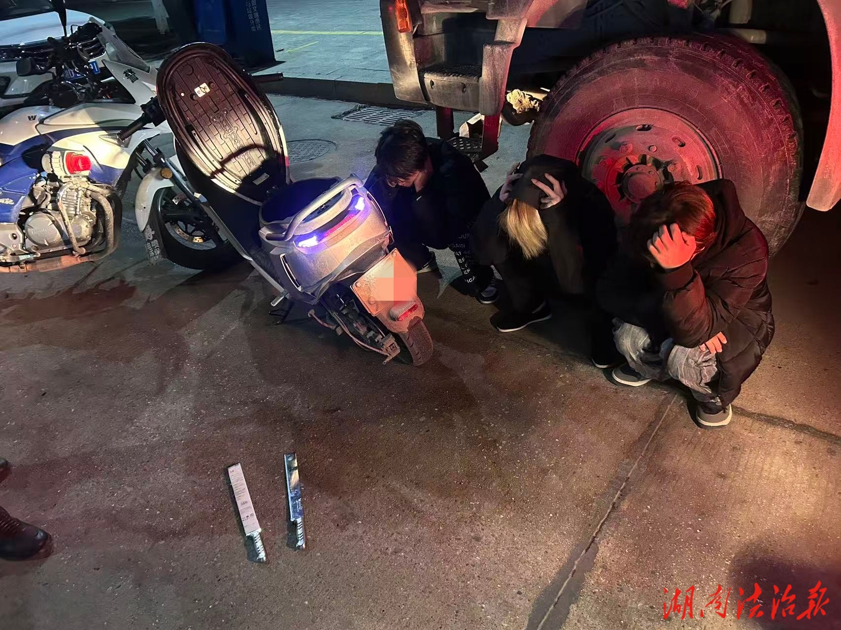 夜查“飙车炸街”不松懈！邵阳县交警一晚查获两起未成年人交通违法