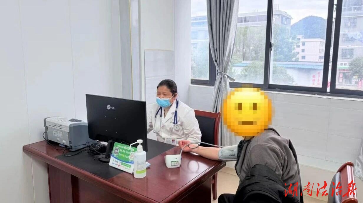 把三甲诊室“搬”回家乡——江永籍名医陈小红教授元旦返乡开展医疗传帮带及义诊