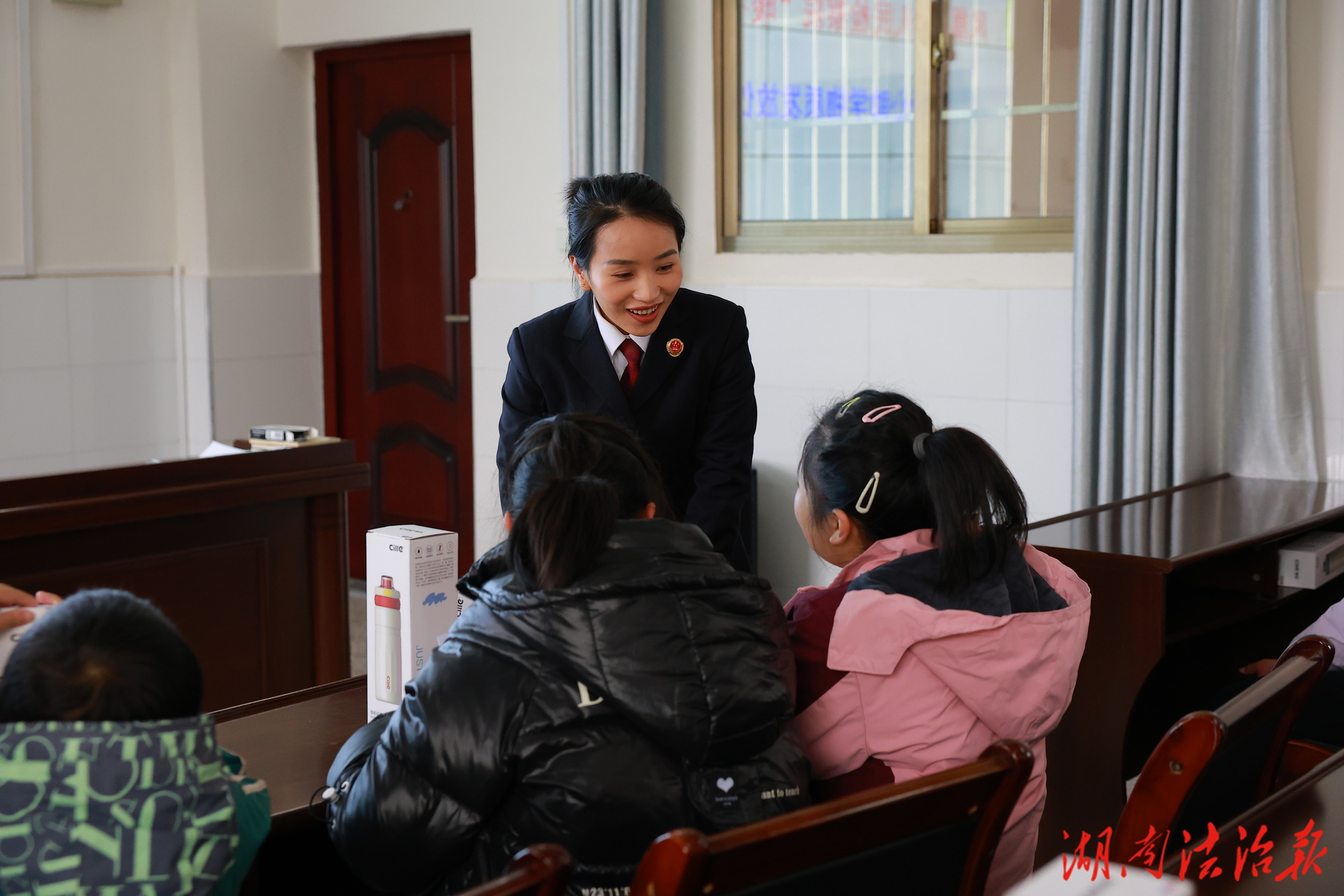 特别的爱给特别的你——凤凰检察“暖冬行动”温暖特殊学校