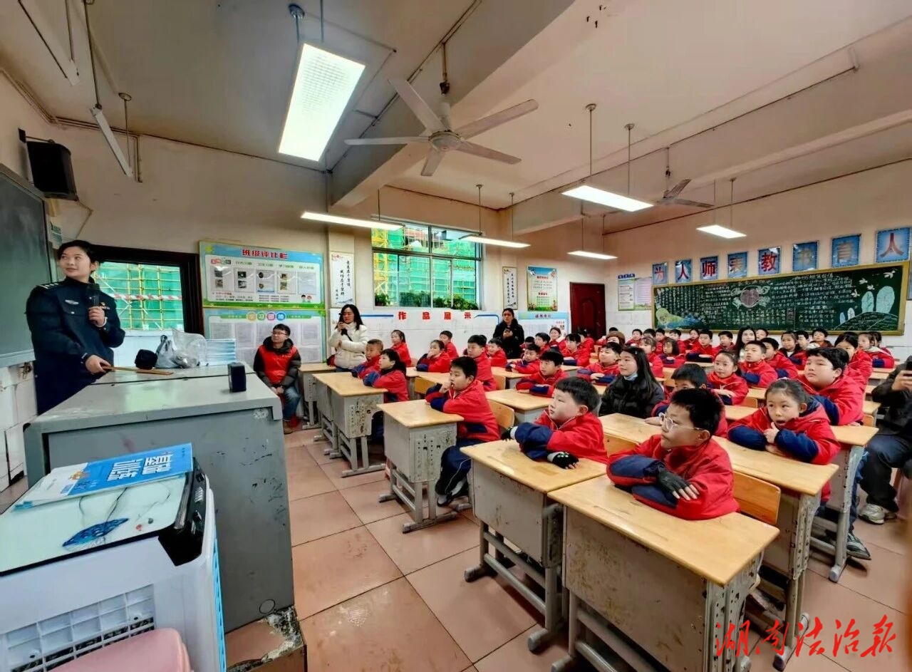 “骗子套路”VS“童言妙答”：永定派出所的这堂反诈课，笑声掌声不断！