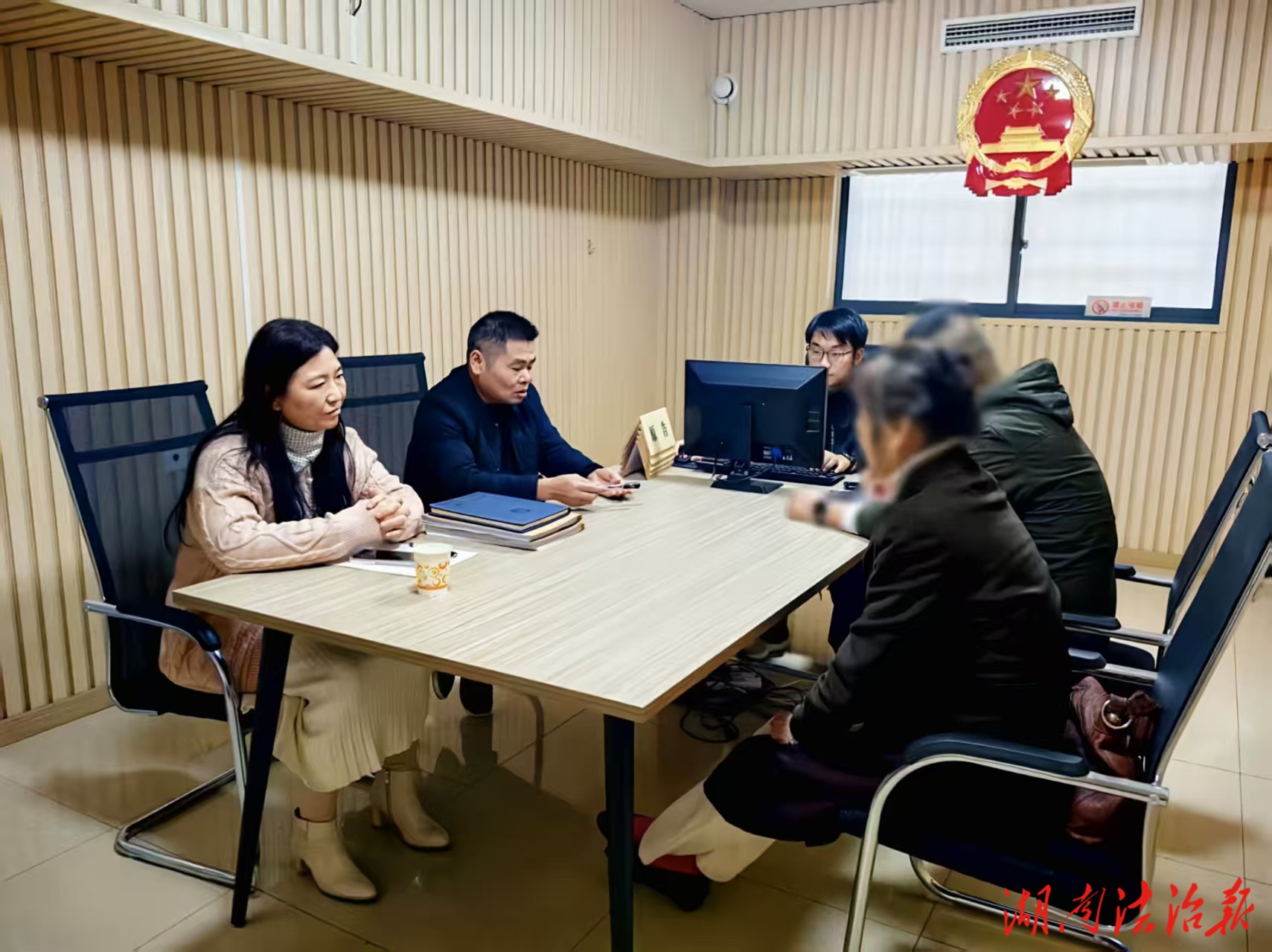 赫山區(qū)法院判后答疑，釋法析理解心結(jié)