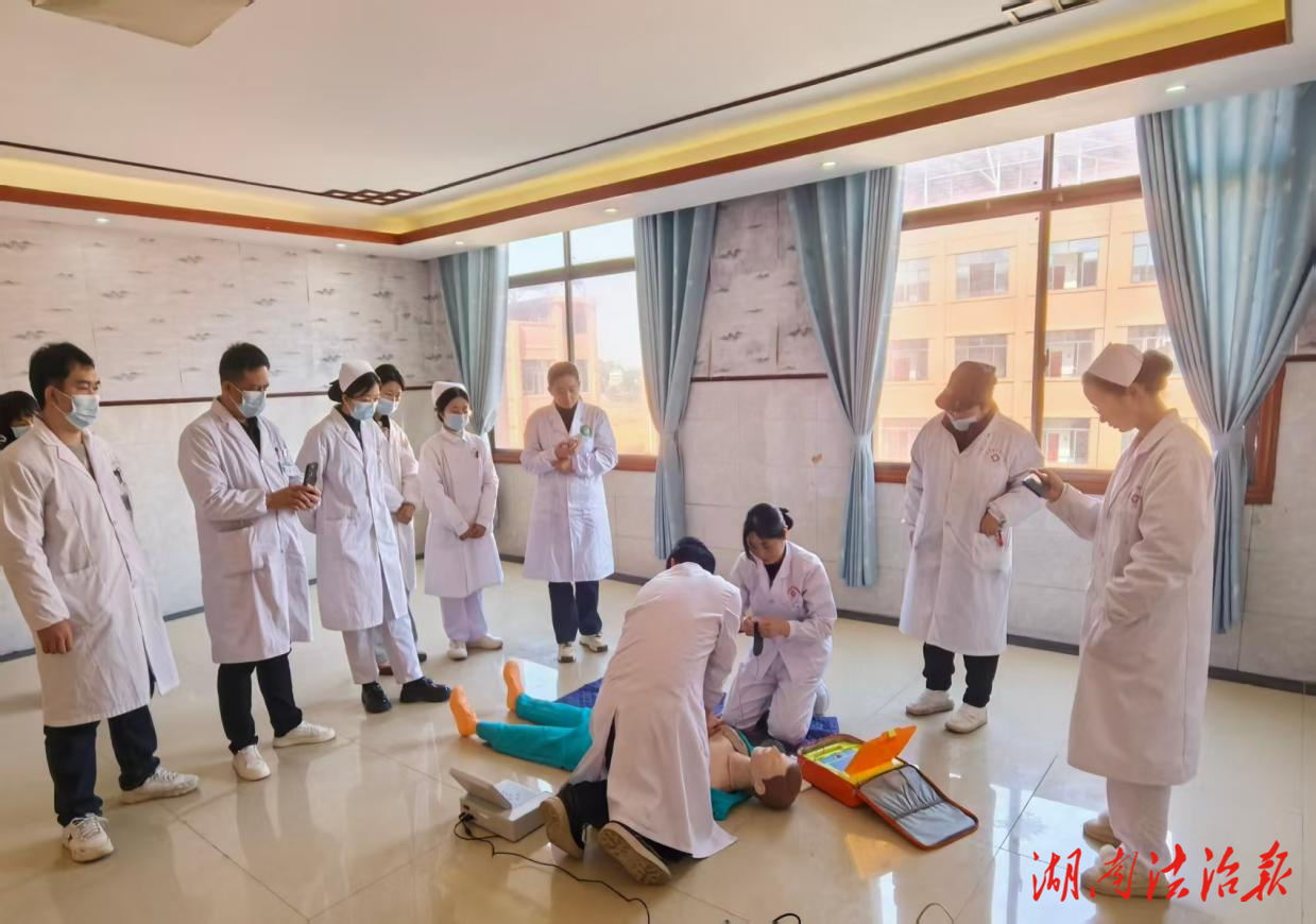 以练促防 以训促提升——文富市镇卫生院开展急救演练培训活动