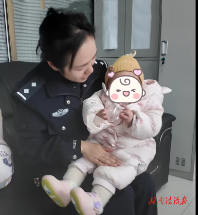 龍山公安：“臨時(shí)奶爸奶媽上線” 責(zé)任與溫情共存!